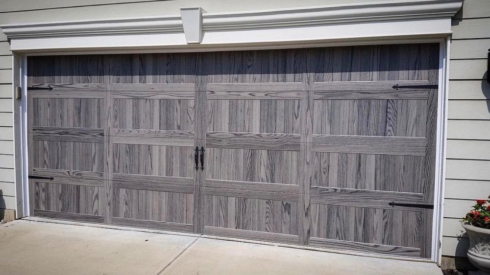 5 Garage Door Woes Every Homeowner Faces (and How to Fix Them!)