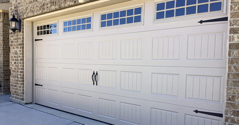 Warning Signs It’s Time for a Garage Door Replacement