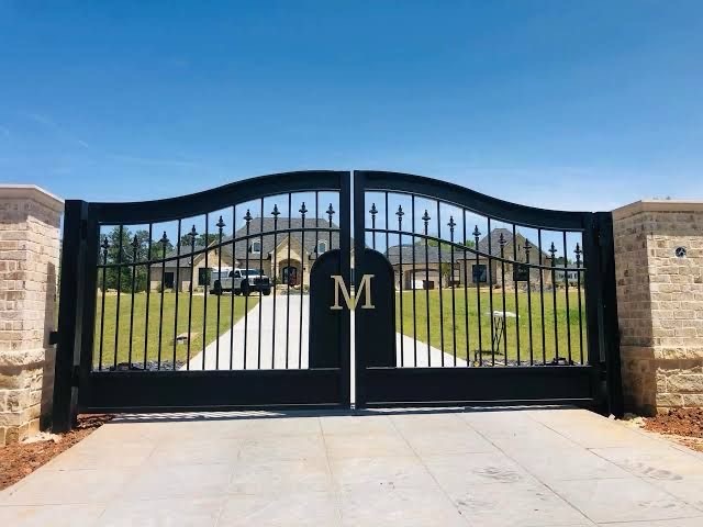 Swing vs. Sliding Gates: Which Custom Gate Is Right for Your Property?